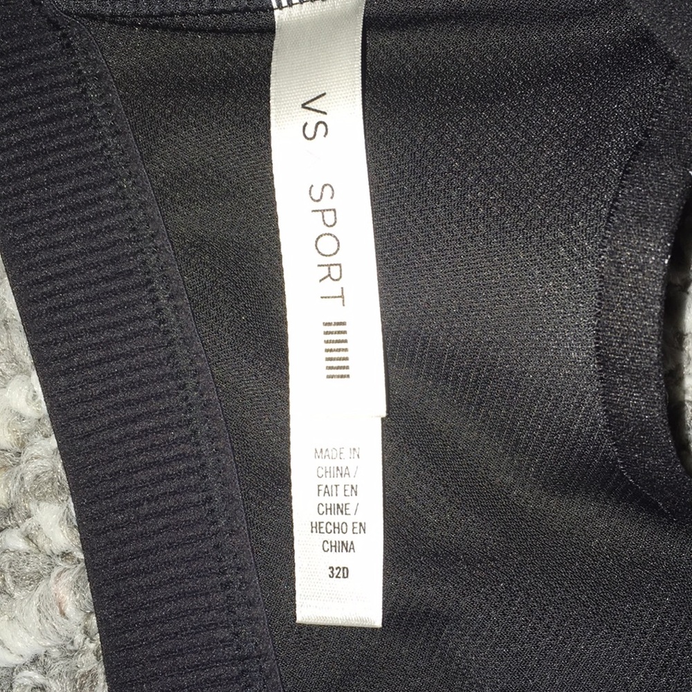 Victoria Secret Performance Sports Bra - Picture 5 of 5